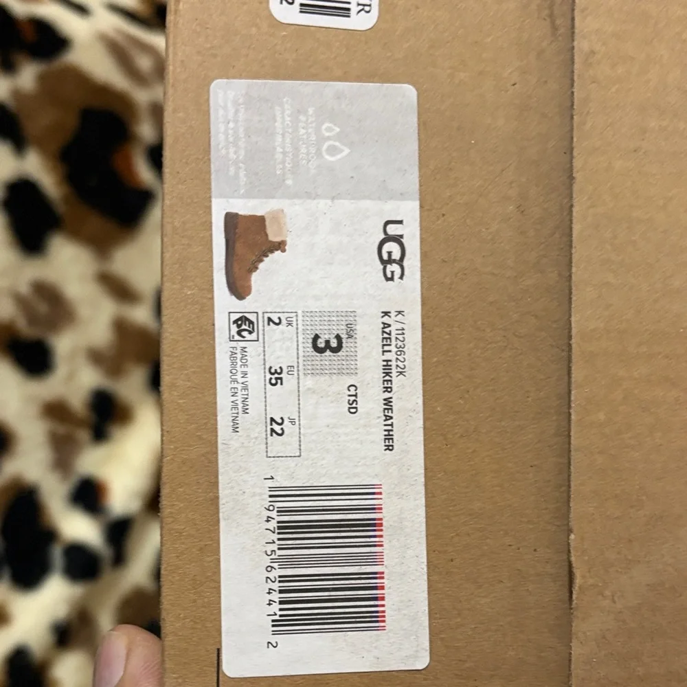 UGG Women's Brown Winter Boots with Fur Lining - Picture 5 of 5
